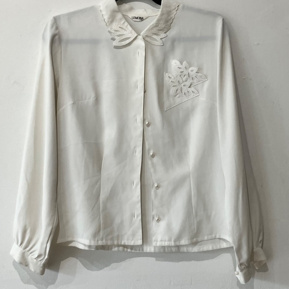 White 60s 70s vintage blouse - Picture 5 of 10